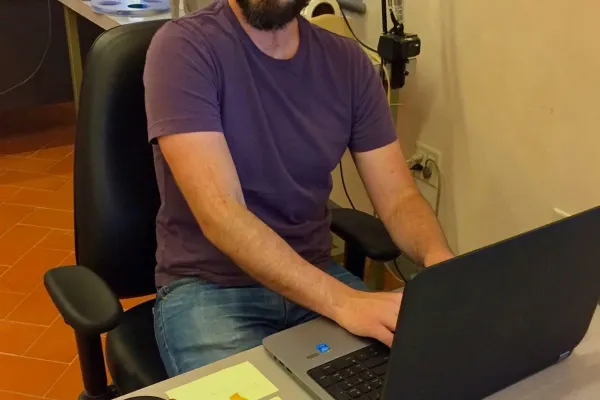 jonathan_naveh.jpg